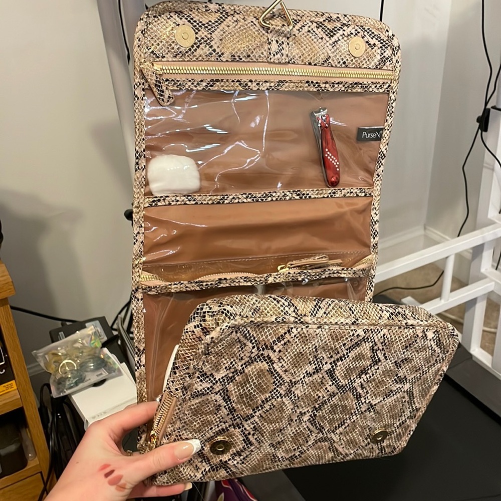 Hanging toiletry bag